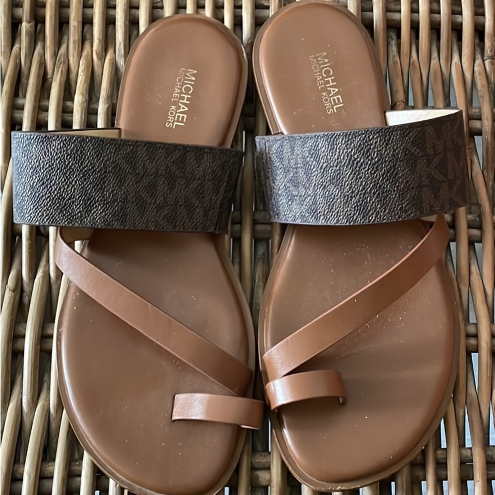Michael Kors sz 7 sandals. Like new